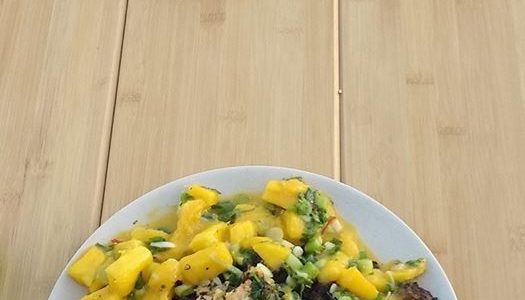 Mango-Salat mit Blutwurst und Garnelen